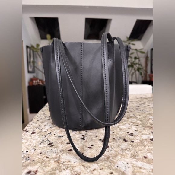 PORTLAND LEATHER BLACK DEVAN BUCKET BAG SMALL TOTE - Picture 7 of 10